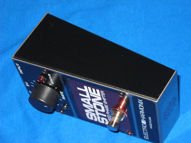 very lite use Electro Harmonix Small Stone ANALOGMAN MOD, RI