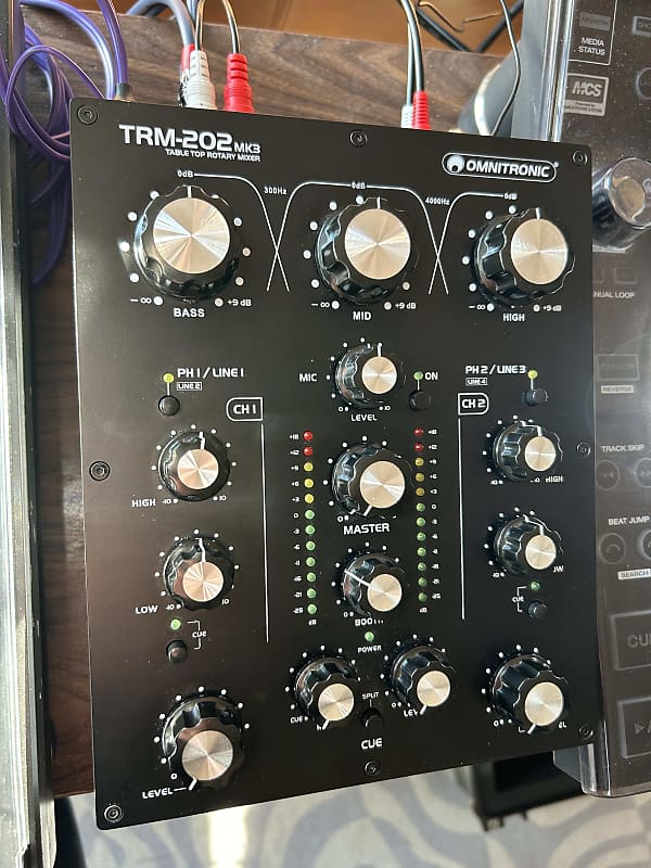 Omnitronic TRM202 MK3 Rotary Mixer Reverb
