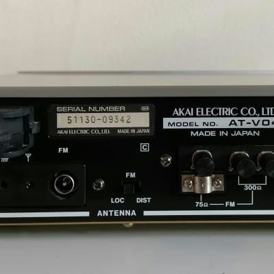 Akai AT-V04 AM/FM Stereo Digital Synthesizer Tuner 1980 image 9