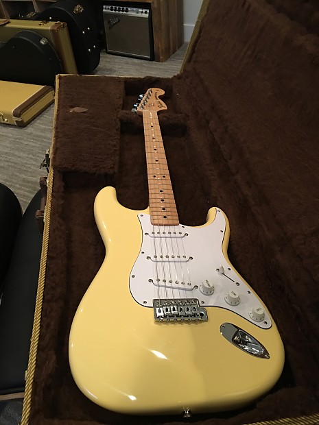 Vintage yellow best sale stratocaster