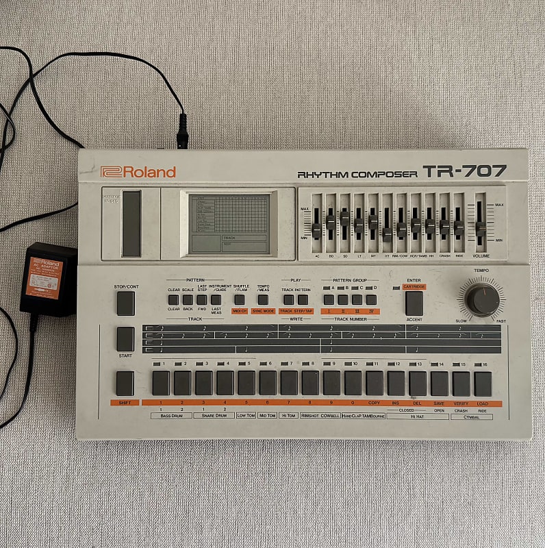Roland TR-707 Rhythm Composer Drum Machine | Reverb