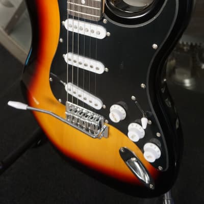 Indio Stratocaster - 3-Color Sunburst (Upgraded Bone Nut) w/ Gig Bag image 8