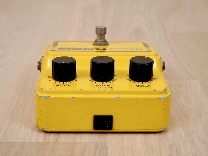 1970s Maxon FL-303 Flanger Vintage Guitar Effects Pedal Wide