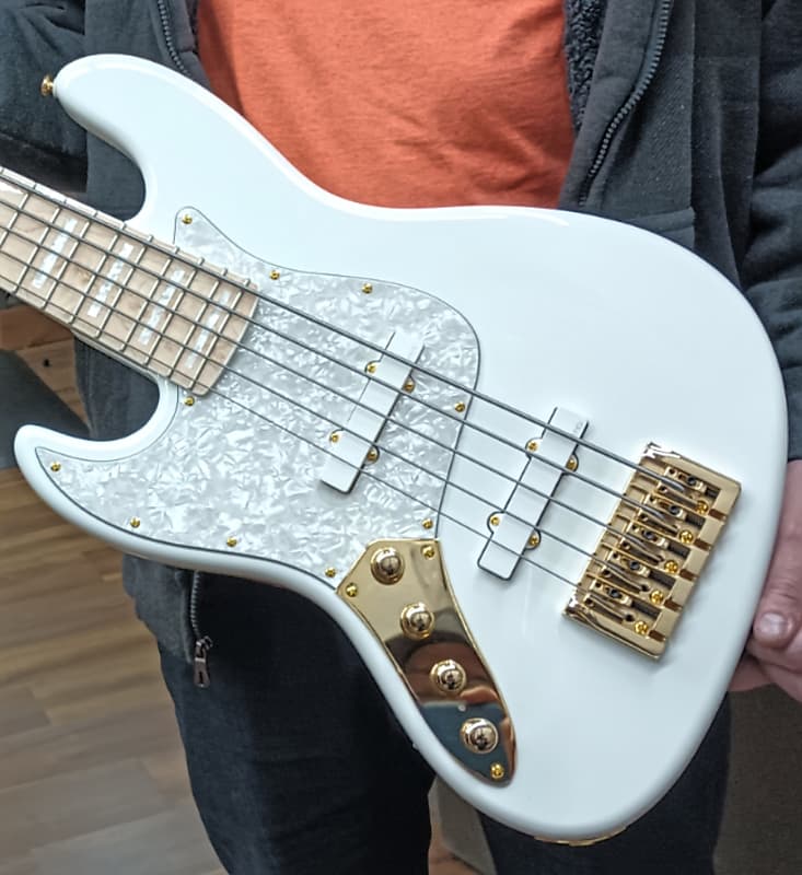 Bass Mods K534 White Gloss EMG Pickups Audere Preamp Reverb