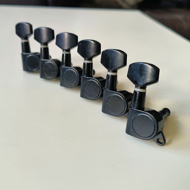 Guitar machine heads, black Reverb