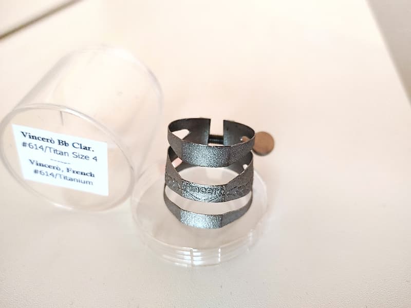 Playnick Vincero Titanium Clarinet Ligature image 1