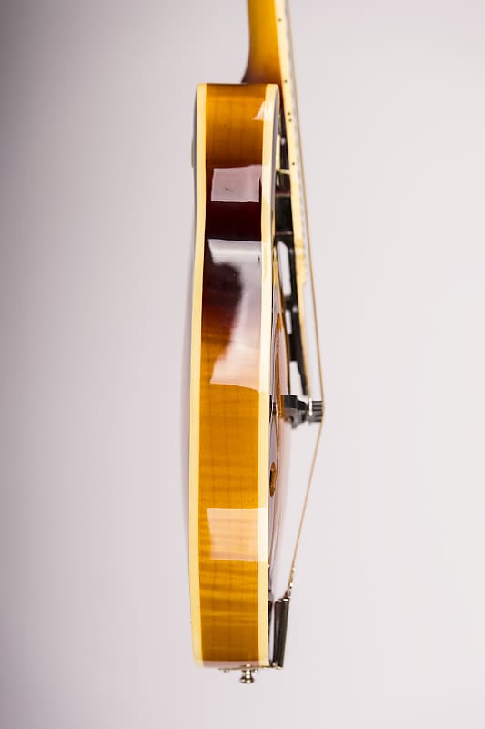 Epiphone　フラットマンドリン　Flatiron Festival F2 300px-FlatironF2.jpg