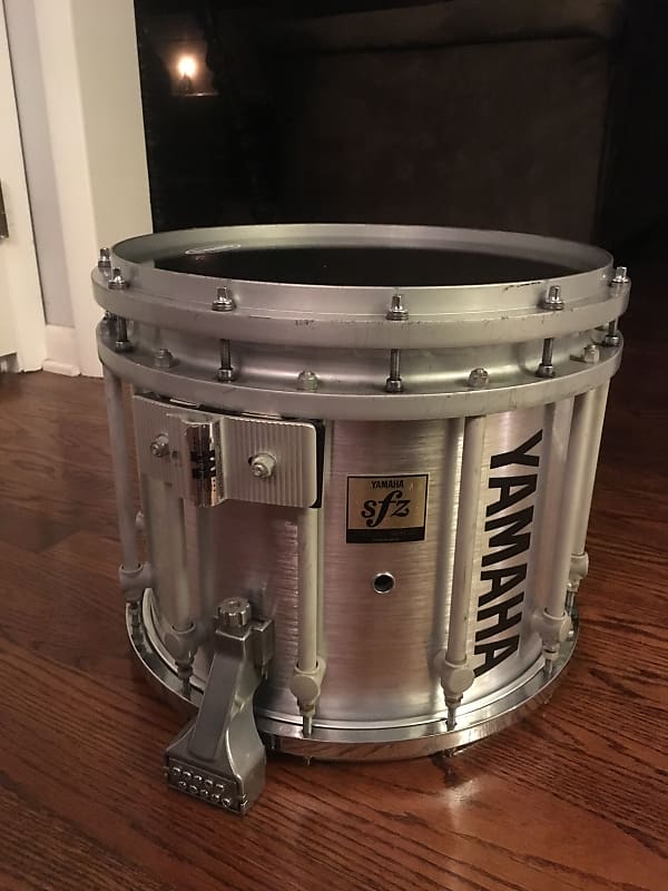 Yamaha SFZ Marching Snare Chrome, 14x12” with brand new Evans Reverb