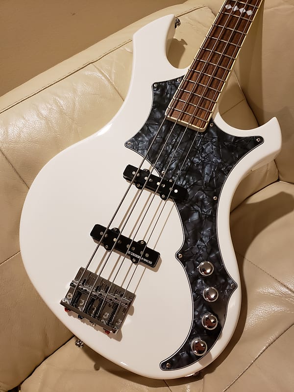 Edwards E-RF-137 SL Snow White The Gazette Reita signature Jazz Bass