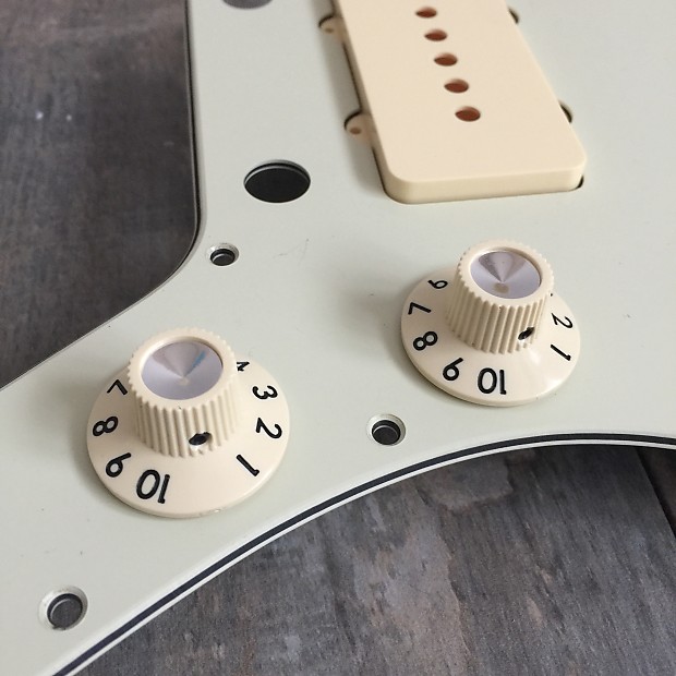 Fender witch store hat knobs