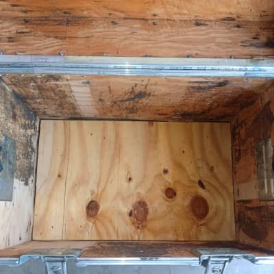Anvil Case on Wheels, Lockable image 3