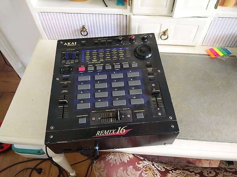 Akai Remix 16 Sampler Reverb