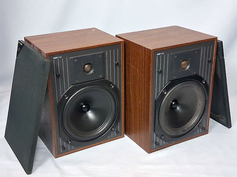 Pair of (2) KEF C20 C Series Bookshelf Speakers - 1980s - Woodgrain  			