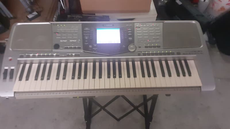 Yamaha psr 2100 Digital Keyboard with original power supply