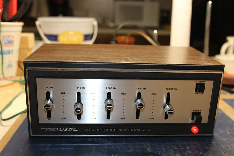 Restored Realistic  5 band Graphic Equalizer 40-2010  			