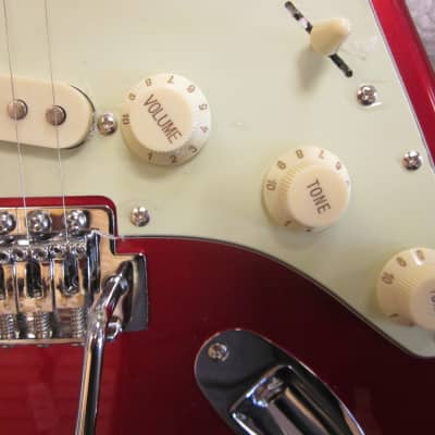 Tagima 530 guitar - Strat style - red sparkle finish image 3