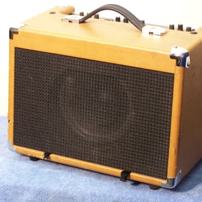 UltraSound DS4 50 Watt Acoustic Guitar Amp, Used Only 2 Hours