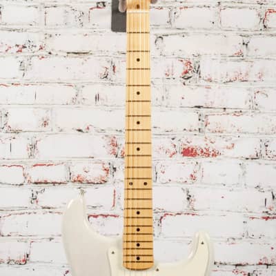 Fender Eric Johnson Stratocaster®, Maple Fingerboard, White Blonde image 3