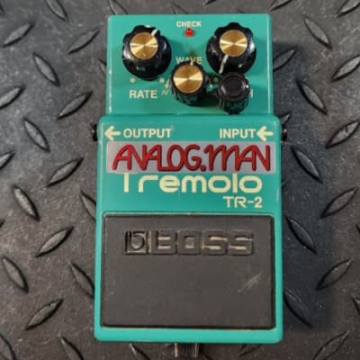 Boss TR-2 Tremolo w/ XTS Mod | Reverb