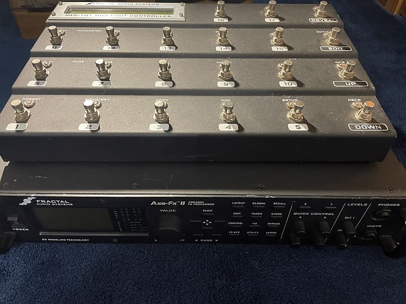 ギター Fractal Audio Systems Axe-Fx II MFC-101 Fractal Audio Systems Axe-FX II XL Preamp Effects Processor