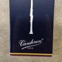 Vandoren CR103 Traditional Bb Clarinet Reeds - Strength 3 (Box of 10)
