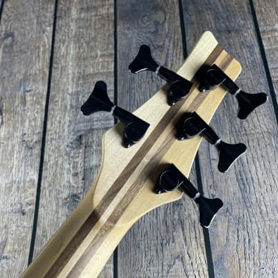 カホン　バターメイプル　5 Kiesel Vanquish 5-String Bass, Flame Maple/Walnut/Zebrawood