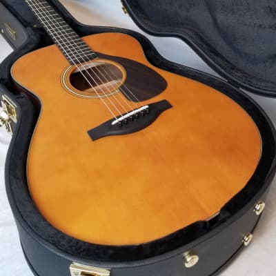 Yamaha FSX5 Red Label Folk Guitar w/Atmosfeel Pickup System & Hardshell Case image 2