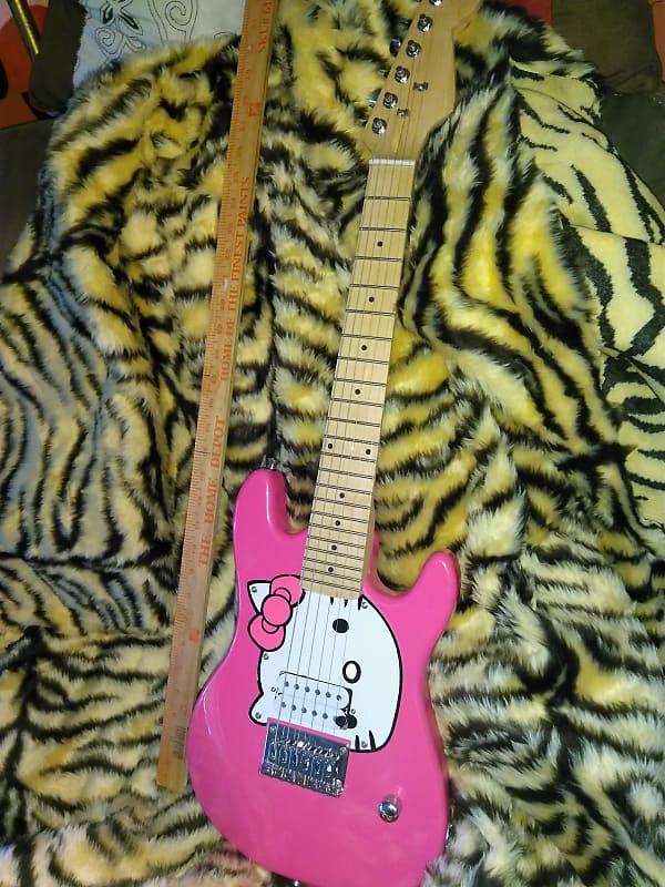 Hello Kitty mini Electric Guitar 2022 pink Reverb