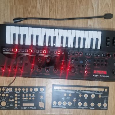 Roland JD-Xi 37-Key Analog/Digital Crossover Synthesizer 2015 - Present - Red