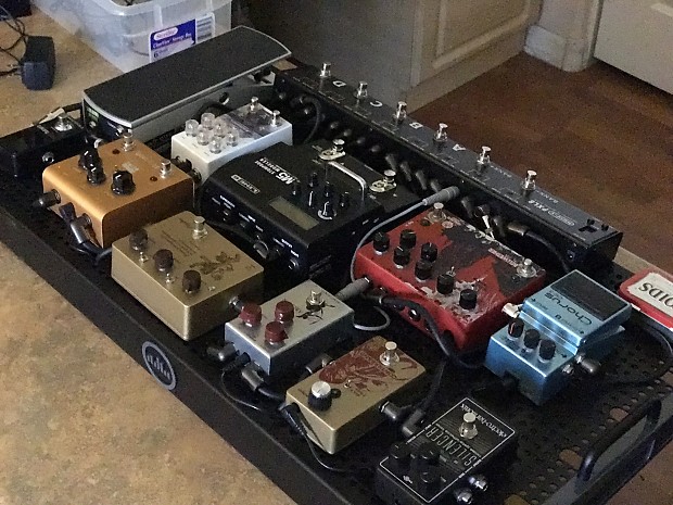 Alex shop turner pedalboard