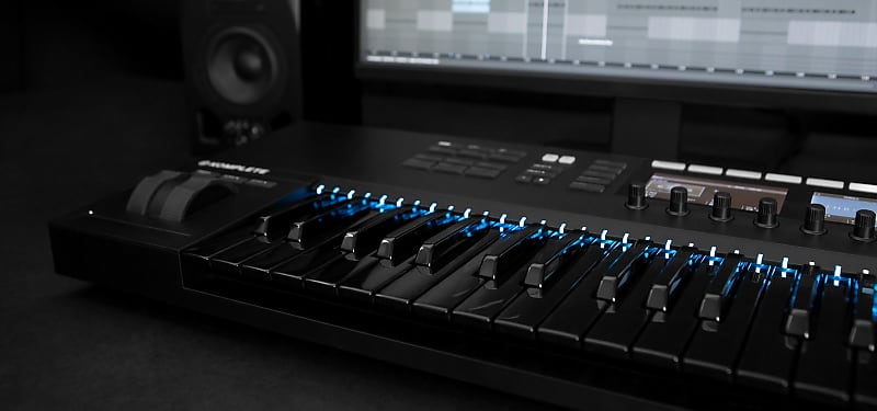 Komplete Kontrol S49 Mk2　Black Edition Open Box Native Instruments KOMPLETE KONTROL S49 MK2