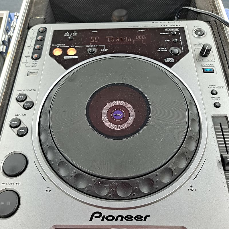 Pioneer CDJ-800 with Road Ready case