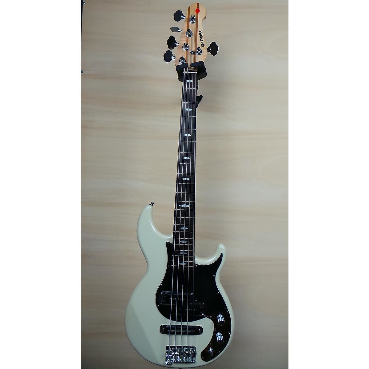 Yamaha BB425X-VW 5-String Bass Vintage White w/ Rosewood | Reverb
