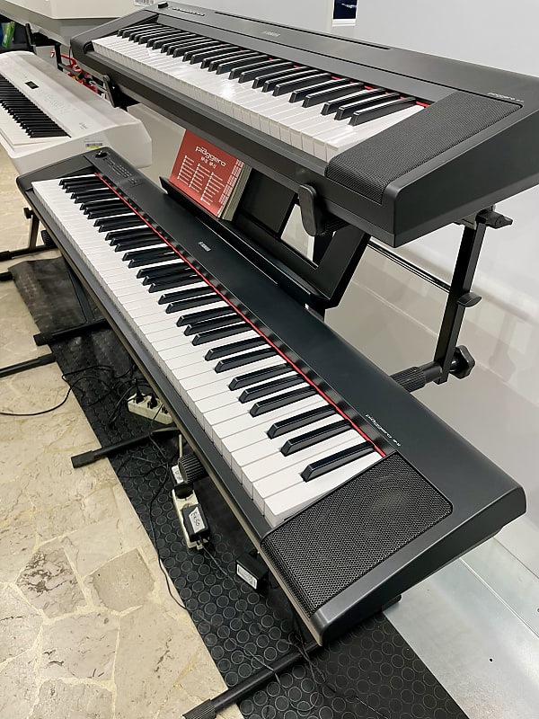 Yamaha PIAGGERO NP-32B + LEGGIO