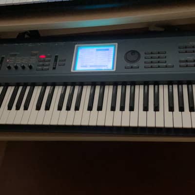 Korg Triton Extreme 61- Key 120-Voice Polyphonic Workstation 2005 - 2009 - Black