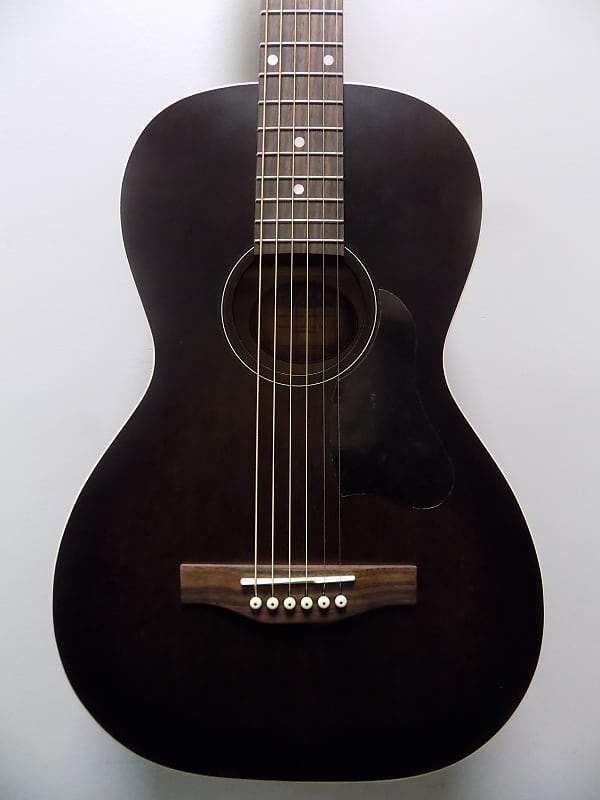 Art & Lutherie Roadhouse Parlor Guitar - Bourbon Burst