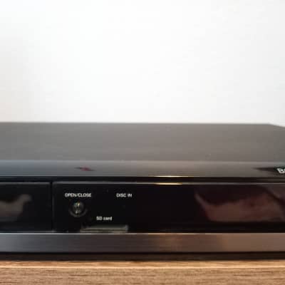 Magnavox Blu Ray Player with remote WORKS image 3