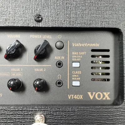 Vox VT40X 40-Watt 1x10 Digital Modeling Guitar Amp Real 12ax7 Tone image 5