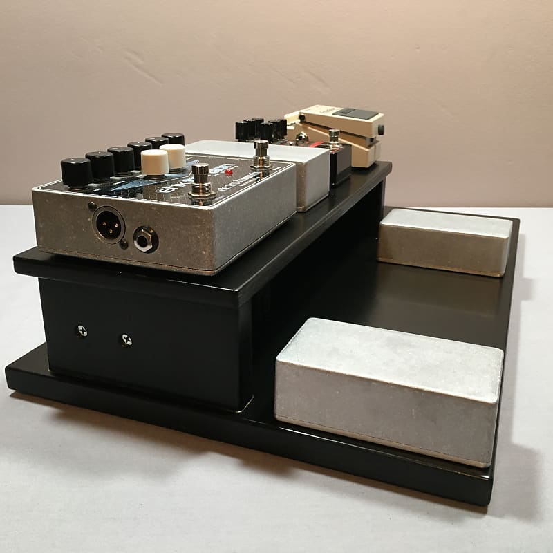 MadPedalBoards PopTop 12 3/8" x 21 1/8" two tier Pedalboard Reverb