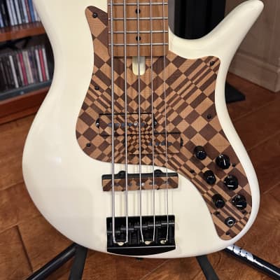 F Bass VF5-PJ 2020 - Olympic White 2020 NAMM Bass image 2