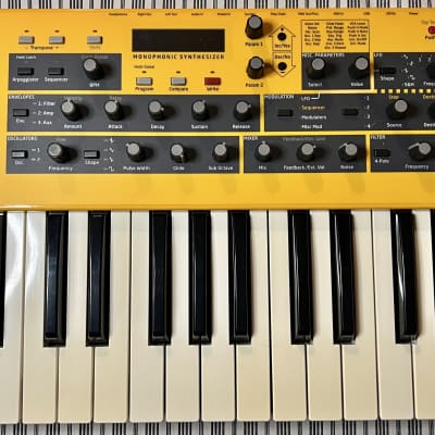 Dave Smith Instruments Mopho 32-Key Monophonic Synthesizer 2011 - 2016 - Yellow with Wood Sides