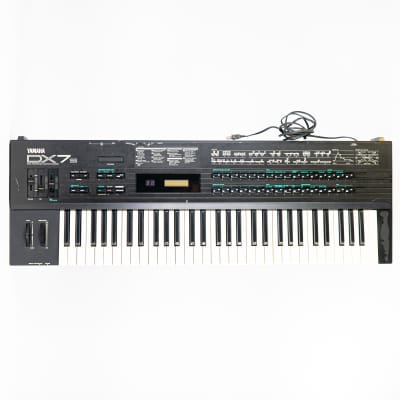 Yamaha DX7 S - Updated Classic with Better DAC and More Memory