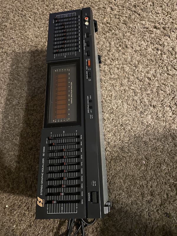 Sansui stereo graphics equalizer Se-3000  			