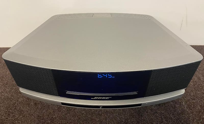 BOSE SoundTouch IV and Pedestal silver Model 412634-SM2. Serviced