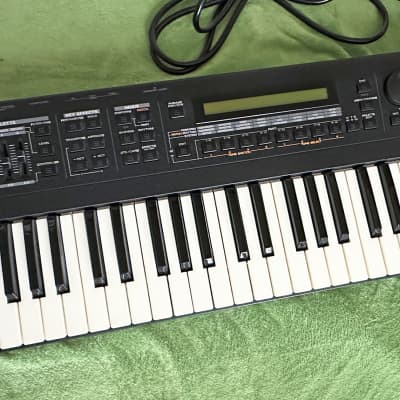 Roland XP-30 61-Key 64-Voice EXPANDED Synthesizer