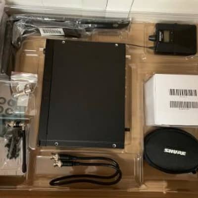 Shure PSM 300 Personal Monitor System with Shure SE215 IEMs image 2
