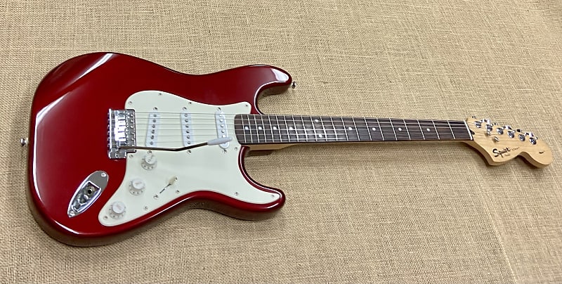 Fender Squier Stratocaster Red metallic | Reverb
