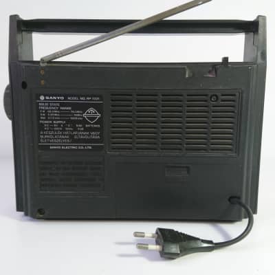 Vintage SANYO Rp 7331 Portable Radio Fm Sw Mw Made in Japan Vintage SANYO Rp 7331 Portable Radio Fm Sw Mw Made in Japan