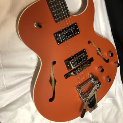 The Loar hollowbody electric guitar - NEW Thinbody Archtop Orange LH-306T Bigsby Tremolo w/ CASE image 8