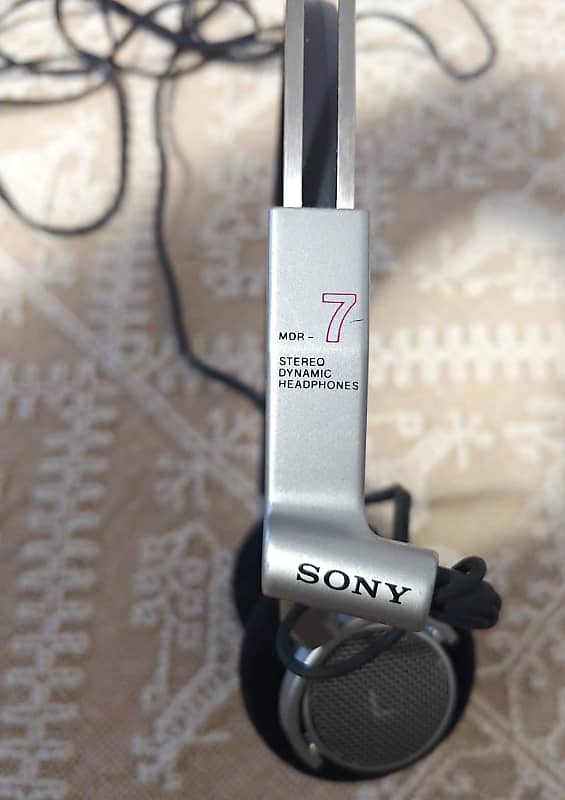 SONY MDR-7  			